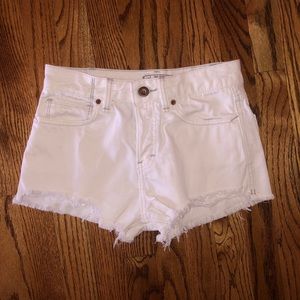 Free people white jean shorts size 24